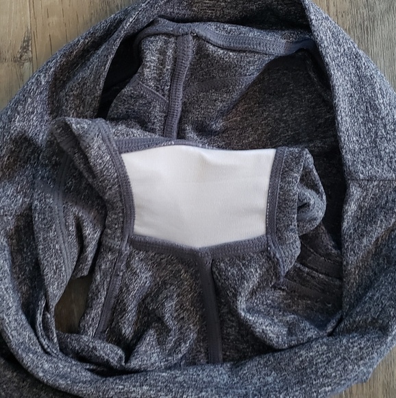 🎈 SOLD 🎈EUC Vull OG champion shorts - Picture 2 of 3